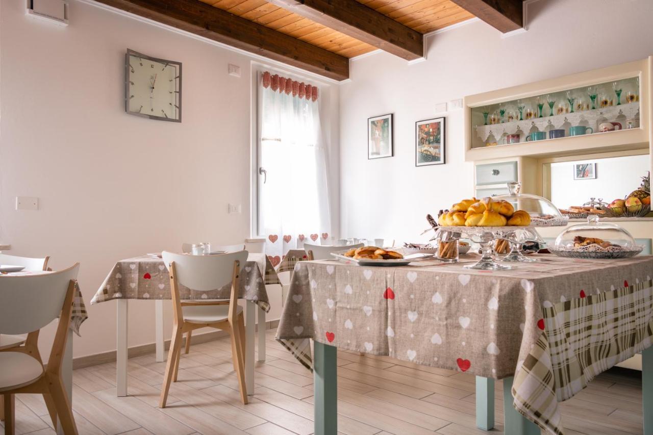 La Casa Di Santino Bed & Breakfast Комакио Екстериор снимка